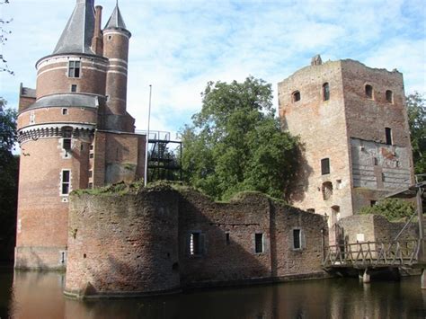 slot kapot wijk bij duurstede|De mooiste 9 kastelen rond Wijk bij Duurstede .